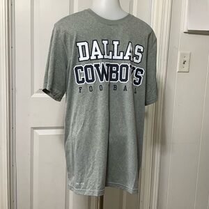 NFL Dallas Cowboy Football Nike Dri Fit  size Medium like new.